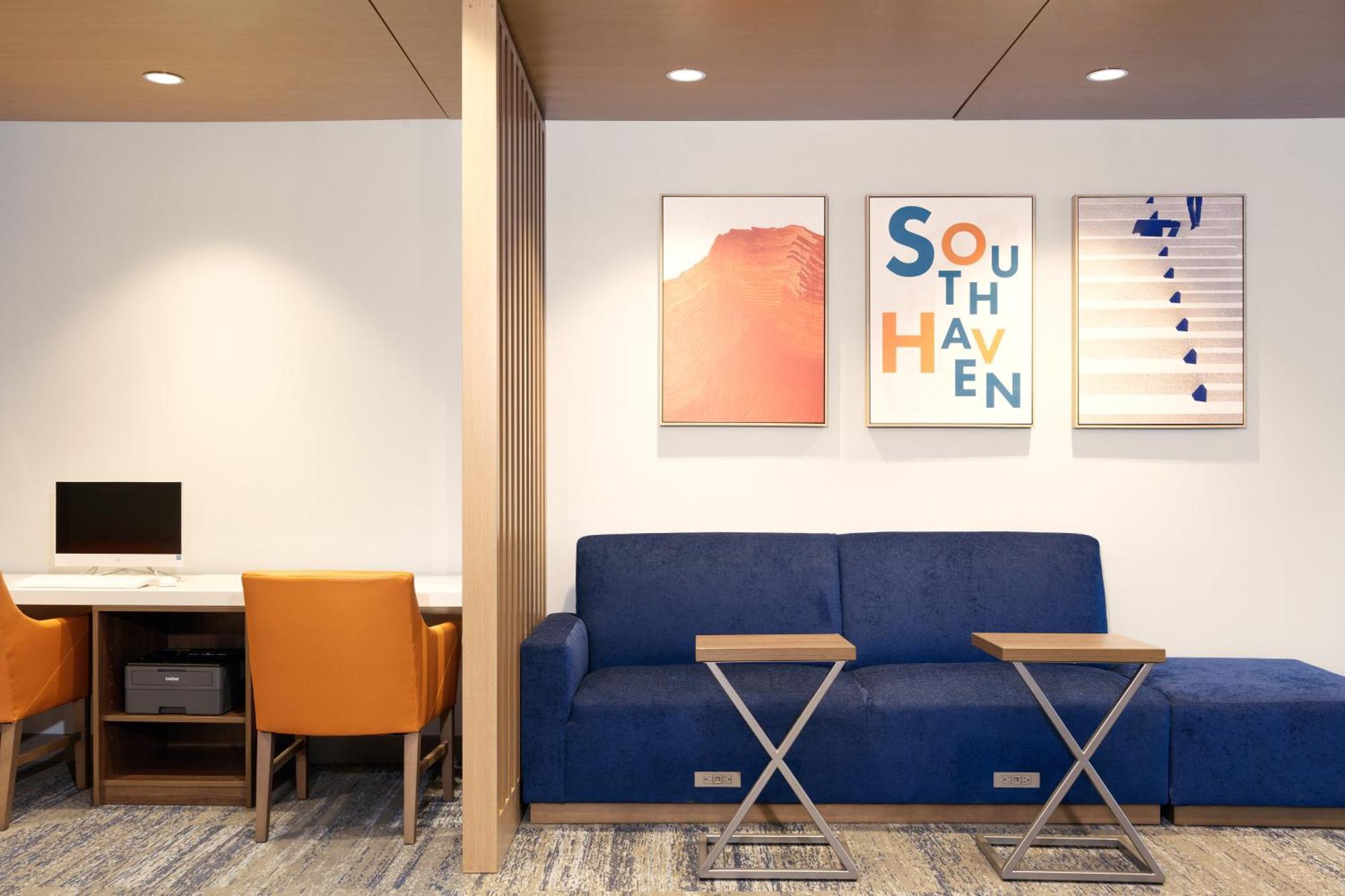 Holiday Inn Express Dallas Market Center By Ihg Exterior foto